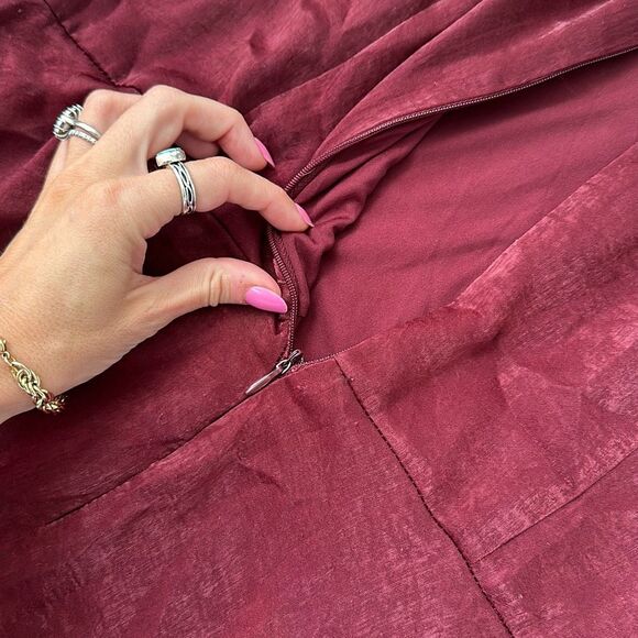 Kensie Midi Dress Womens Size 10 Burgundy V-Neck Sleeveless Hammered Satin - Picture 8 of 9